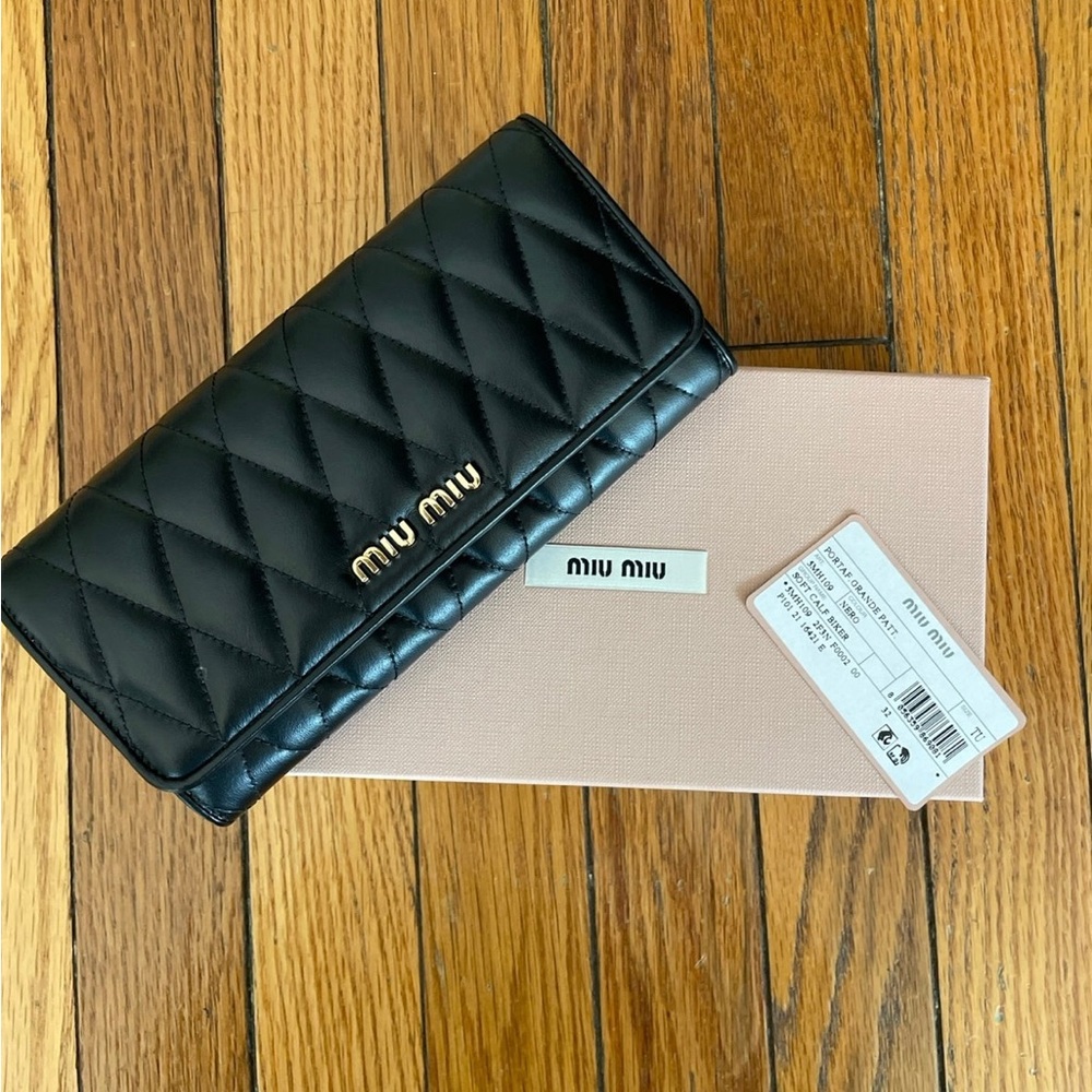 Miu miu women’s leather black wallet